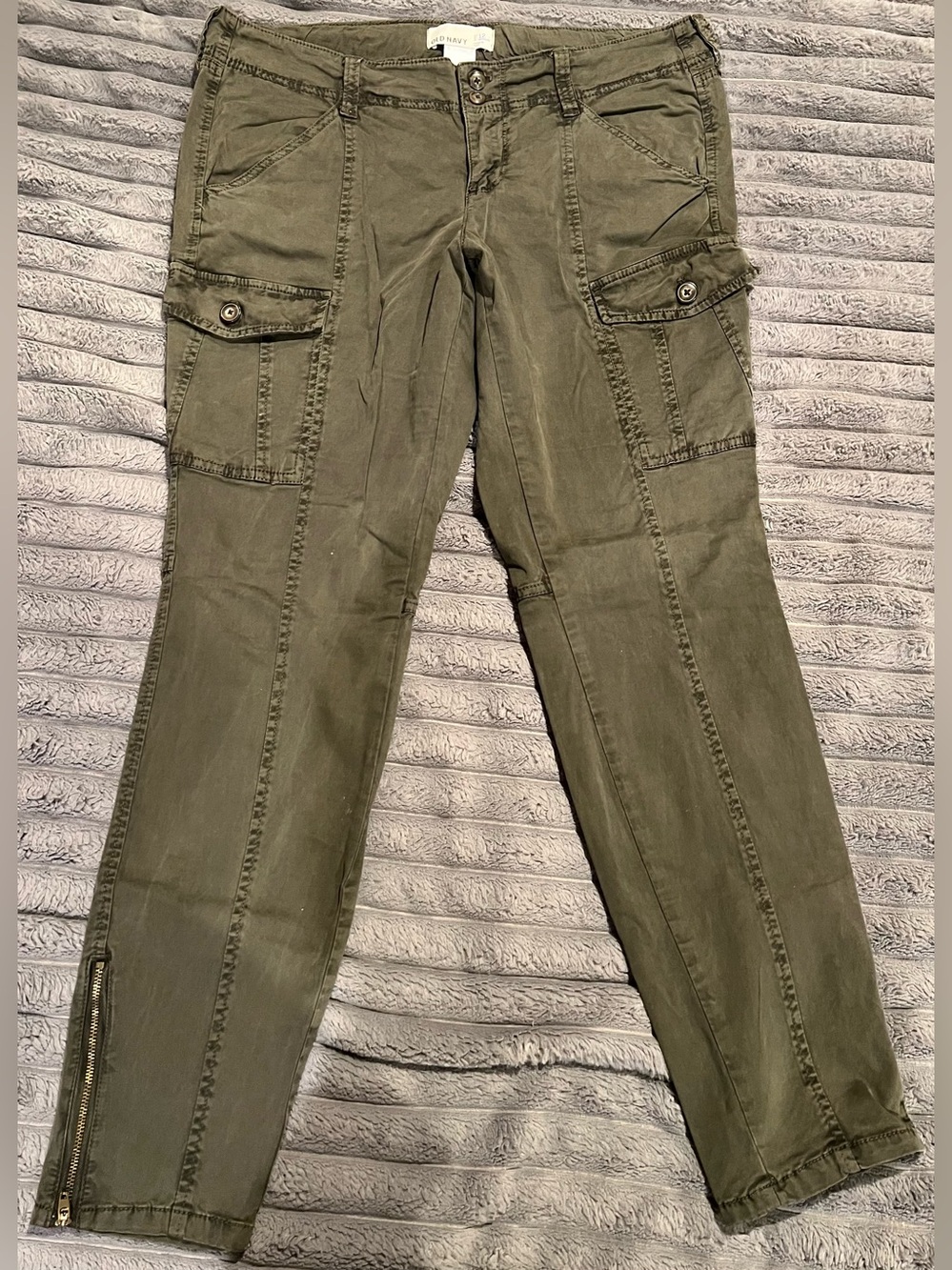 OLD NAVY WOMEN CARGO PANTS OLIVE GREEN SIDE FLAP POCKETS 12 REGULAR STRETCH